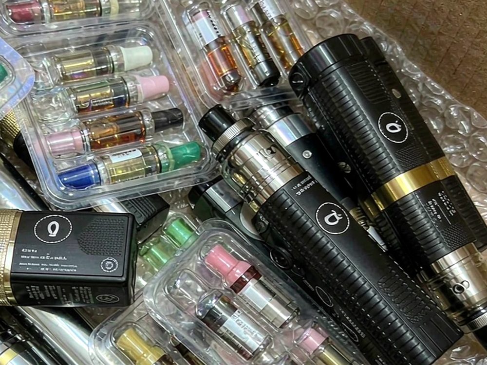 Comparison of Aeku hardware Suppliers — bulk case