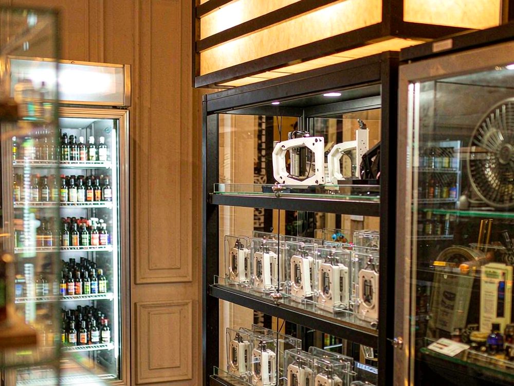 MOQ and Lead Time for Aeku hardware — bulk case