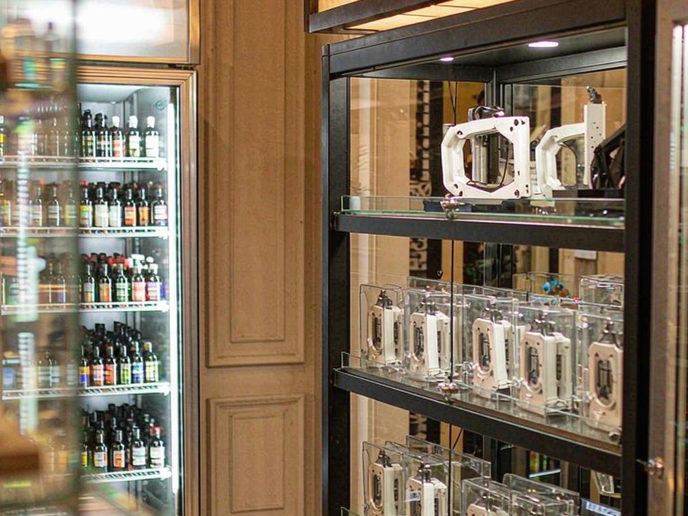 Warehouse Options for Aeku disposables — no minimum MOQ